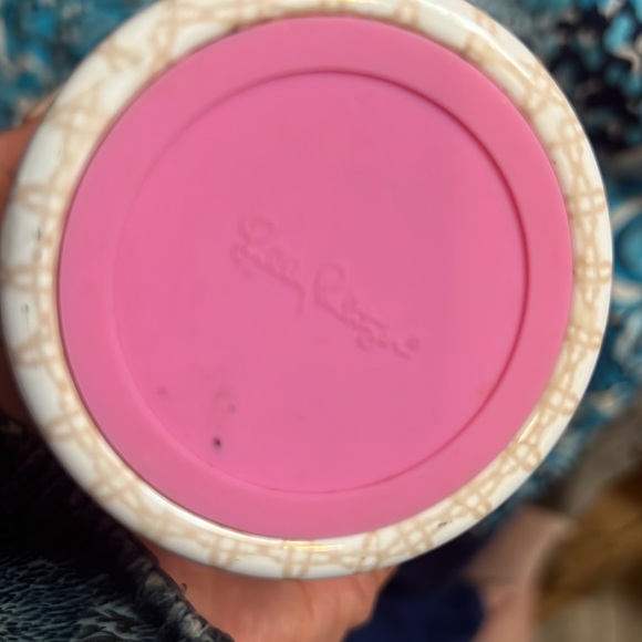 Lilly Pulitzer  water bottle approx 20 Oz - Picture 4 of 4